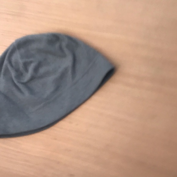 Lands' End Therma Check NanoTex Grey Beanie - Picture 6 of 6